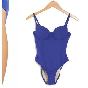 Brand new with tags weworewhat Underwire One-Piece Swimsuit size Large blue